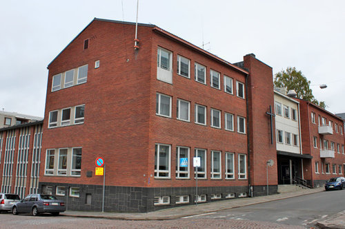 Hämeenlinna-Vanajan seurakunnan keskusseurakuntatalo ulkoa