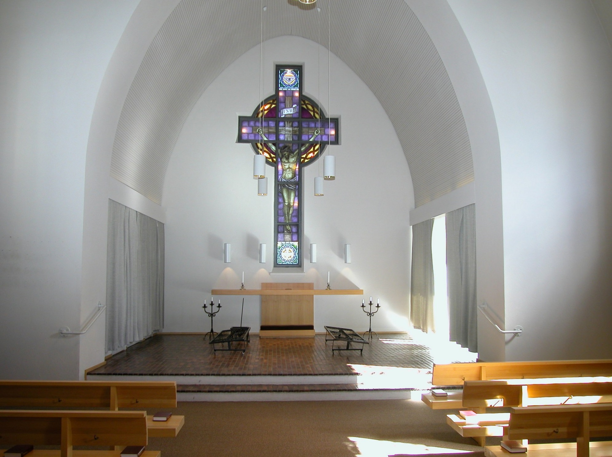Hämeenlinna-Vanajan seurakunnan Ahveniston kappeli sisältä
