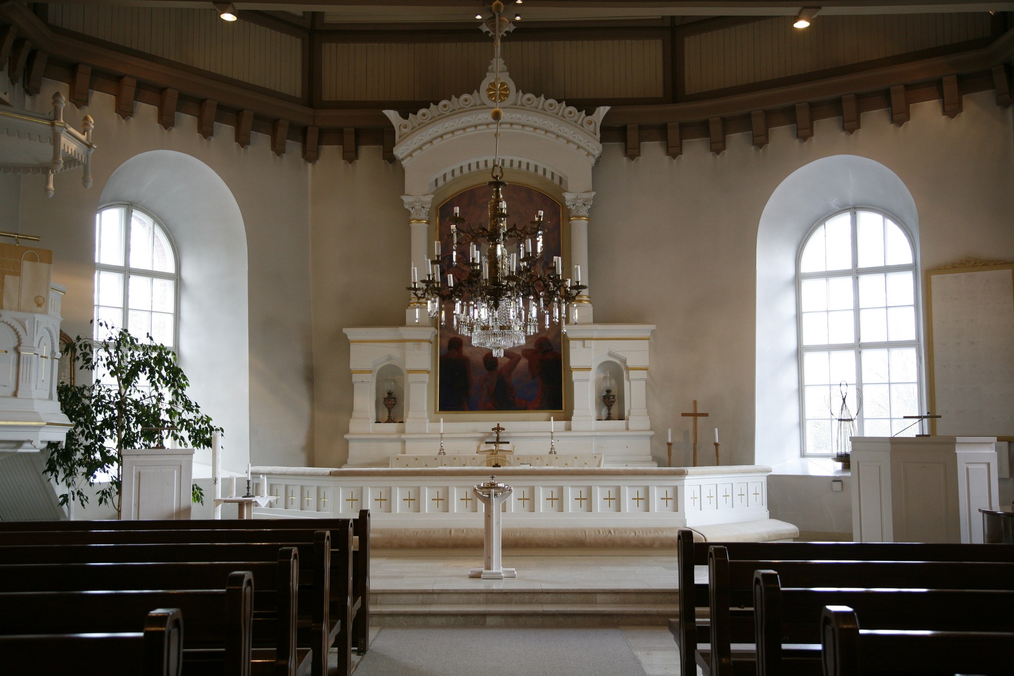 Hämeenlinna-Vanajan seurakunnan Rengon kirkko sisältä